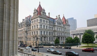 N.Y. political experts discuss state budget, Iran War