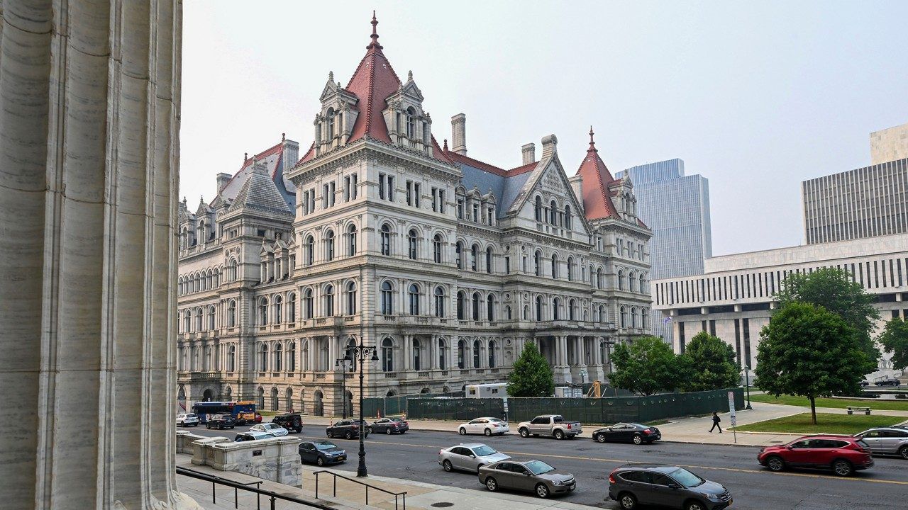 N.Y. political experts discuss state budget, Iran War