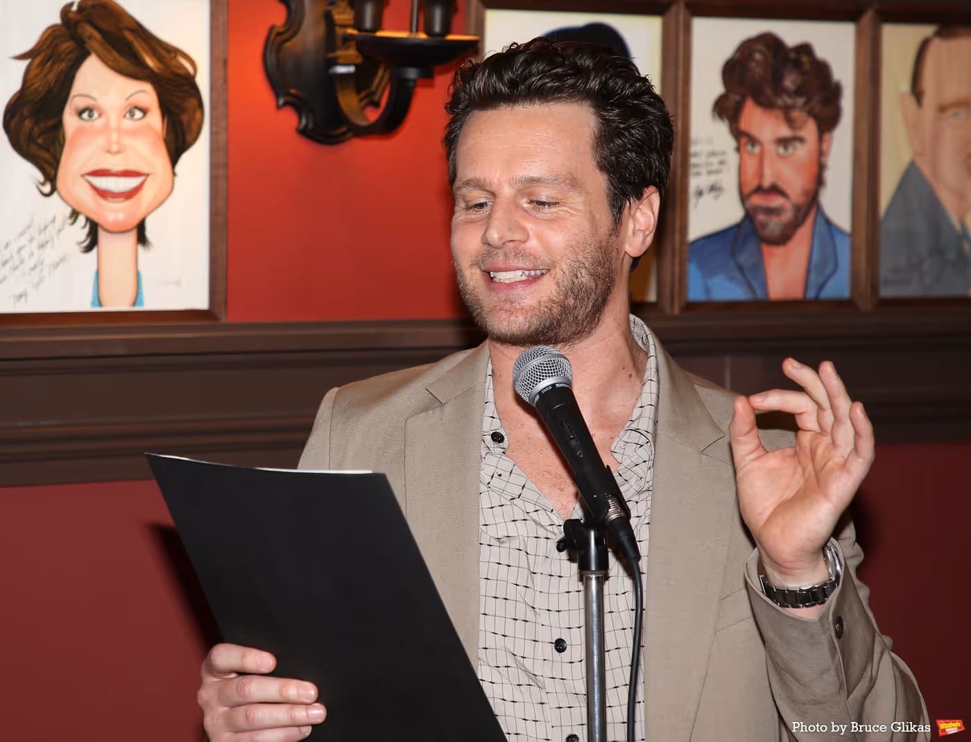 Photos: CHESS Star Lea Michele Receives Portrait at Sardi's  Image