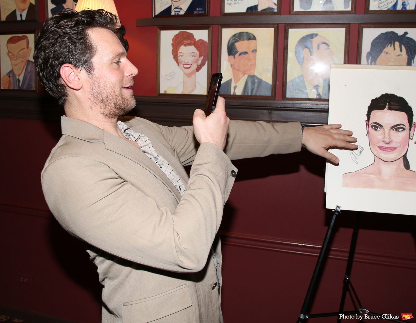 Photos: CHESS Star Lea Michele Receives Portrait at Sardi's  Image