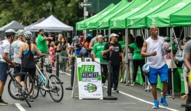 NYC Will Give Free Bike Helmets And Lights To Cyclists