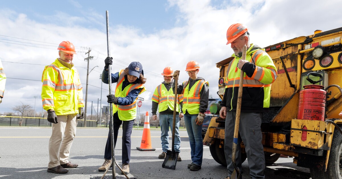 New York aims to fix 175,000 potholes this month