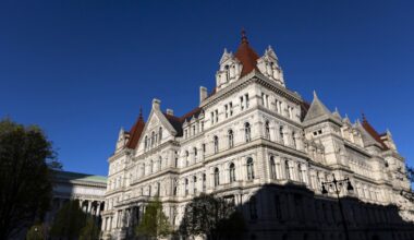 New York schools left guessing on spending amid state budget delay