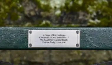 NYC Jewish community inaugurates ‘Hostages Bench’ in Central Park - JNS.org