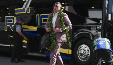 Report: Patriots tried to stop New York Post from publishing the Mike Vrabel-Dianna Russini photos