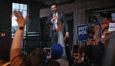 At 100 Days Rally, Mamdani Celebrates and Charts a Course Toward City-Run Grocery Stores
