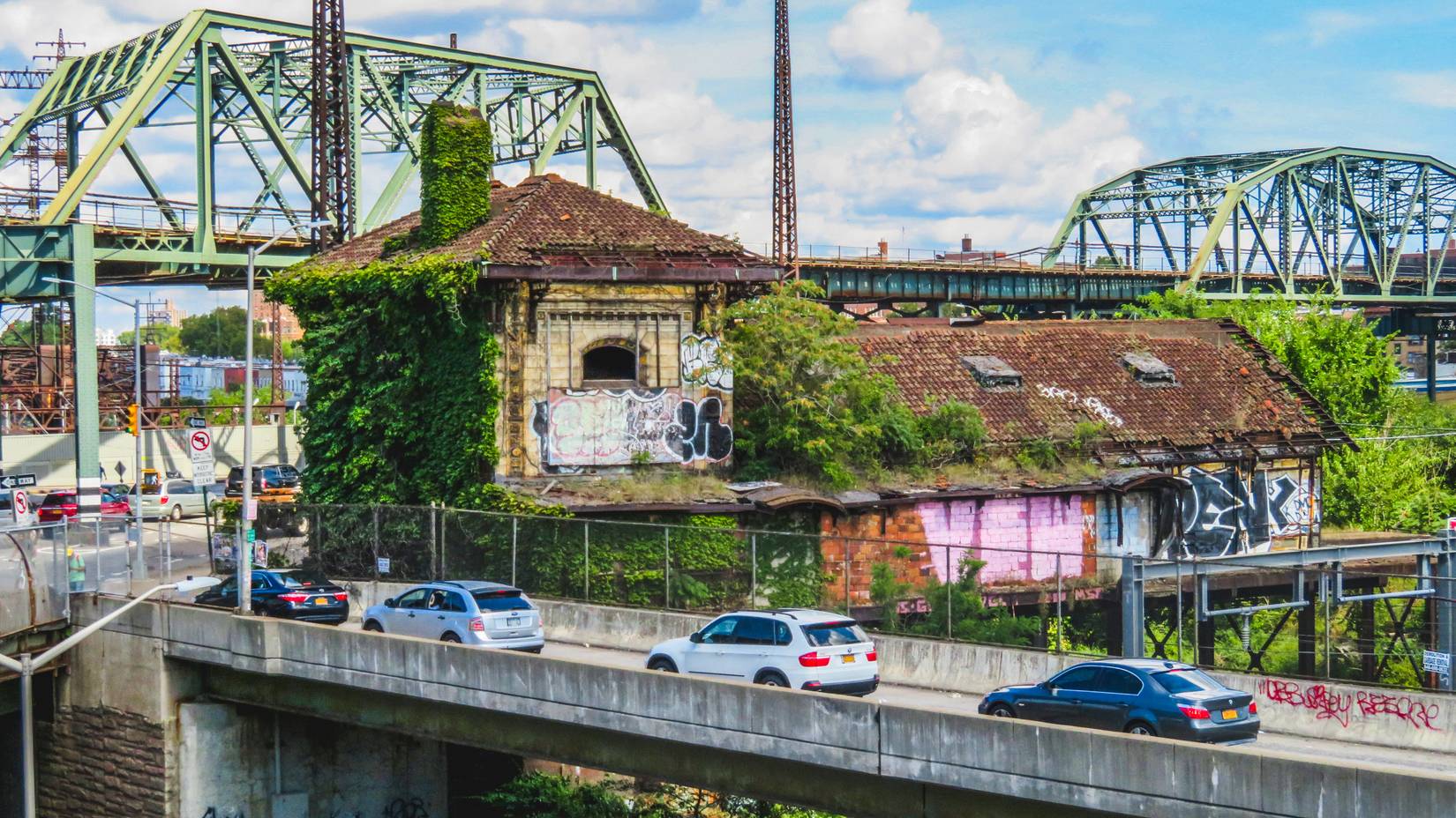 Westchester Avenue station from Whitlock Avenue station