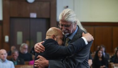 Judge tosses murder conviction for man who served 25 years