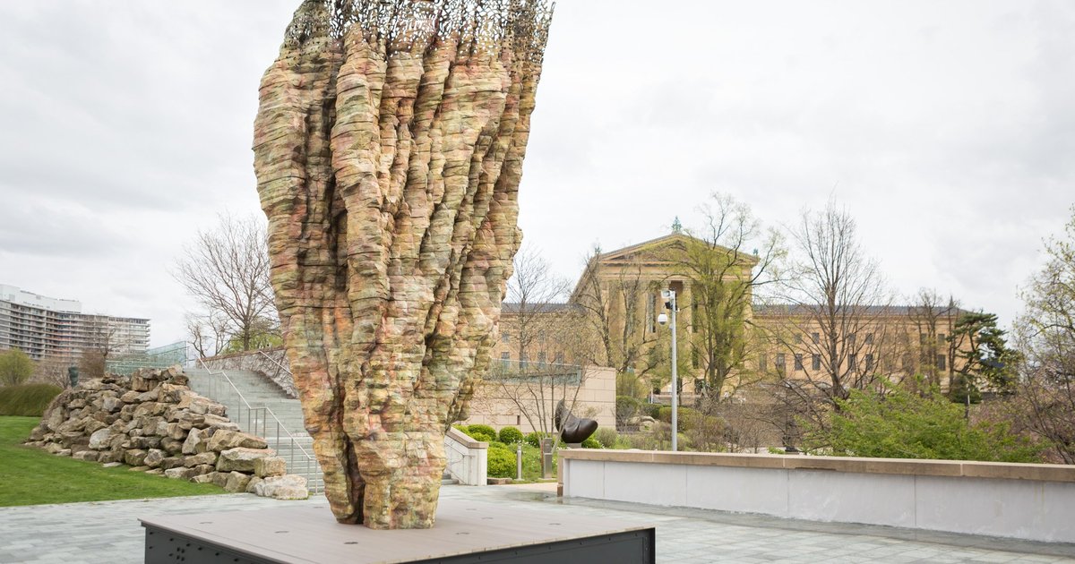 Free outdoor yoga series will return to the Philadelphia Museum of Art’s Sculpture Garden this spring and fall
