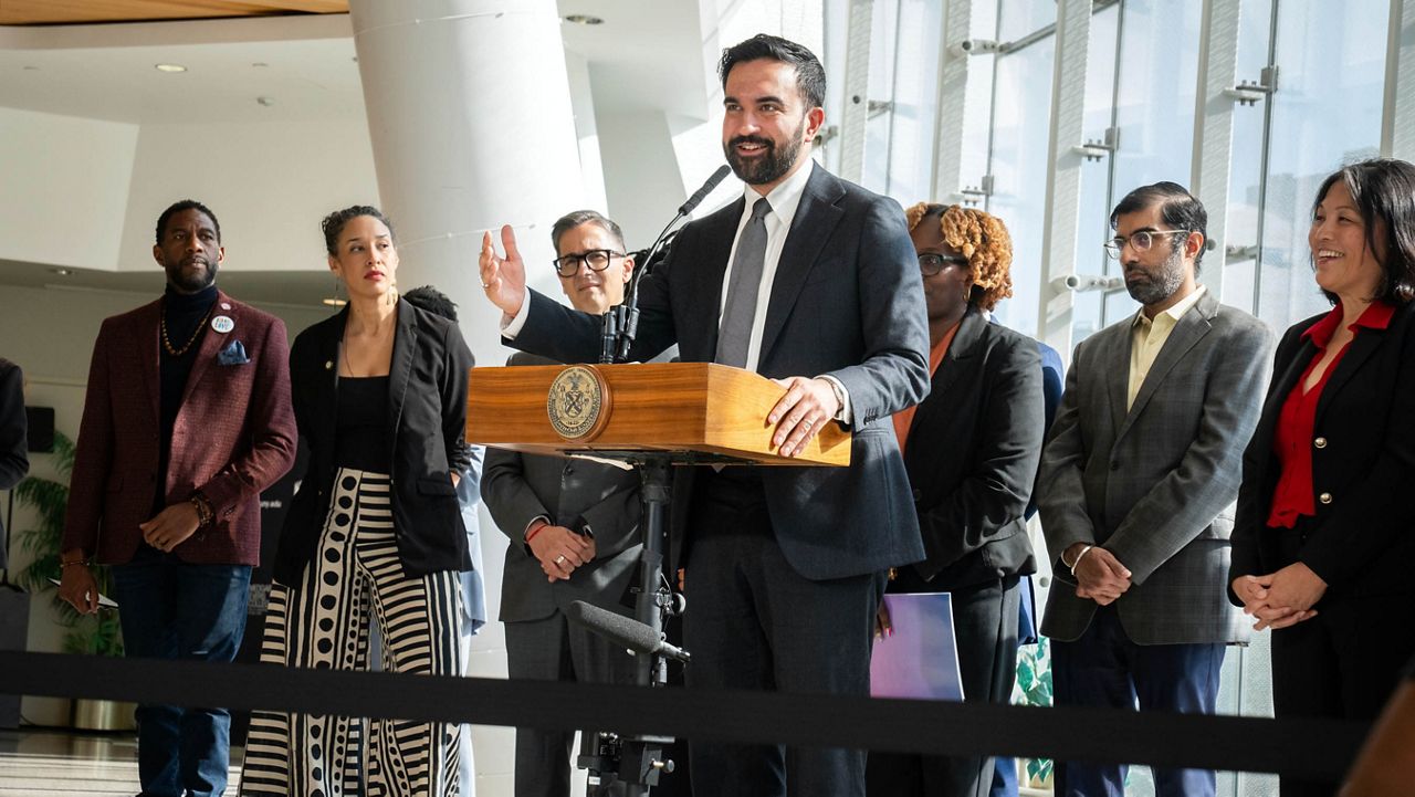 City Hall has a new metric to measure the called the "true cost-of-living" in New York. (Ed Reed/Mayoral Photography Office)