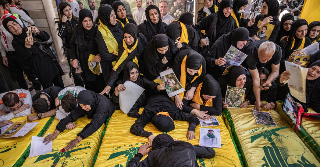 As Israel Entrenches, Frustration With Hezbollah Turns to Support