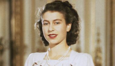 Queen Elizabeth's shockingly normal living room before becoming monarch