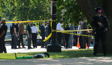 Gunman Exchanges Fire With Secret Service Near Washington Monument