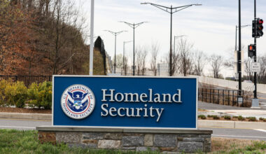 Trump Administration Live Updates: DHS Failed to Secure Phones, Inspector General Finds