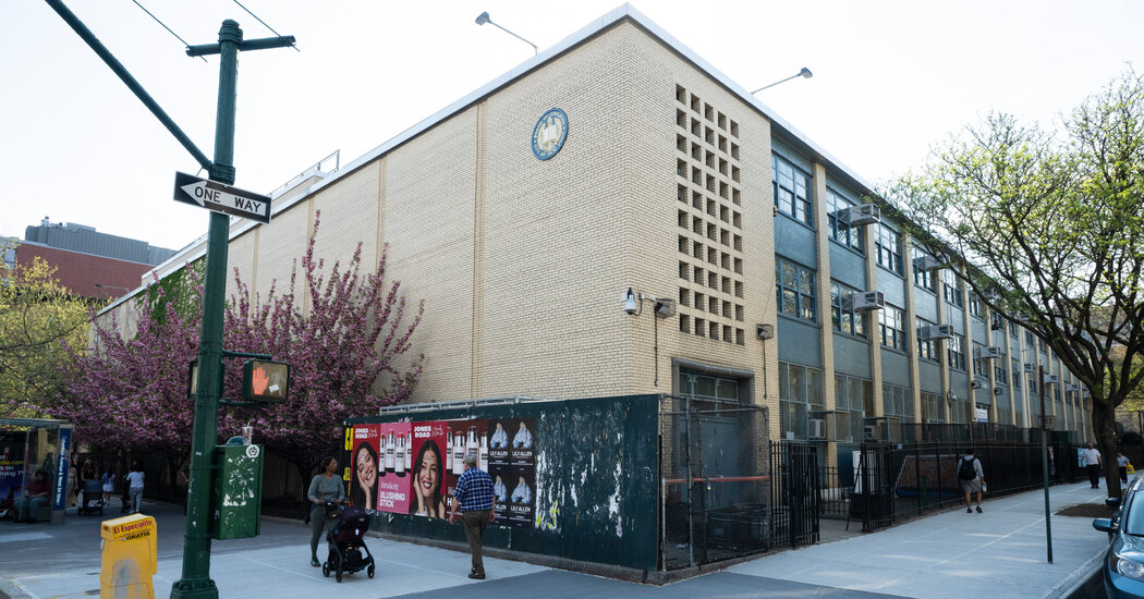 N.Y.C. Schools Could Lose 153,000 Students in Next Decade, Study Finds