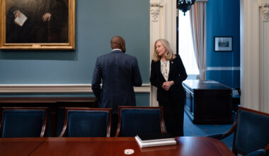 Redistricting Ruling in Virginia Adds to Gov. Abigail Spanberger’s Headaches
