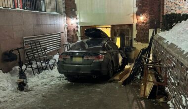 Man pleads guilty to ramming car into Chabad Lubavitch headquarters in New York City