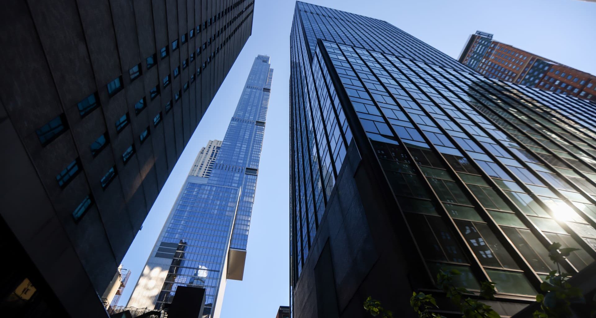 Manhattan luxury real estate sales risedespite pied-à-terre tax