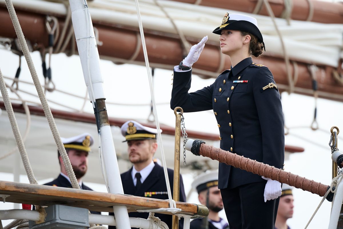 Future Queen Princess Leonor turns the page after military training