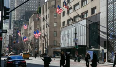Woman dies after falling into uncovered maintenance hole in New York City