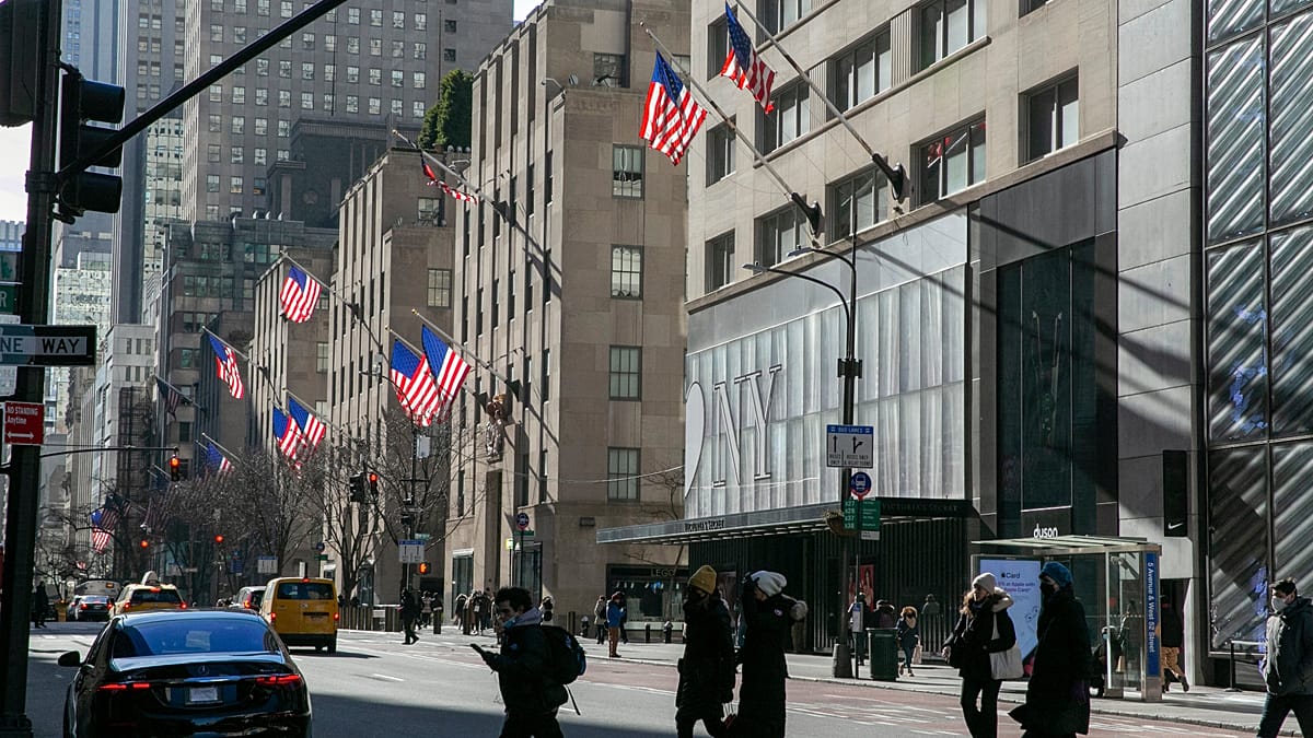 Woman dies after falling into uncovered maintenance hole in New York City