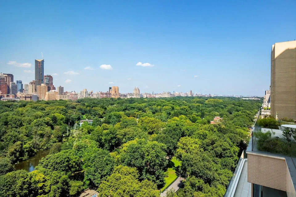 781 Fifth Ave Unit 18, New York, NY 10022