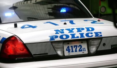 Man found slashed to death in Bronx near White Plains Road; police search for suspect