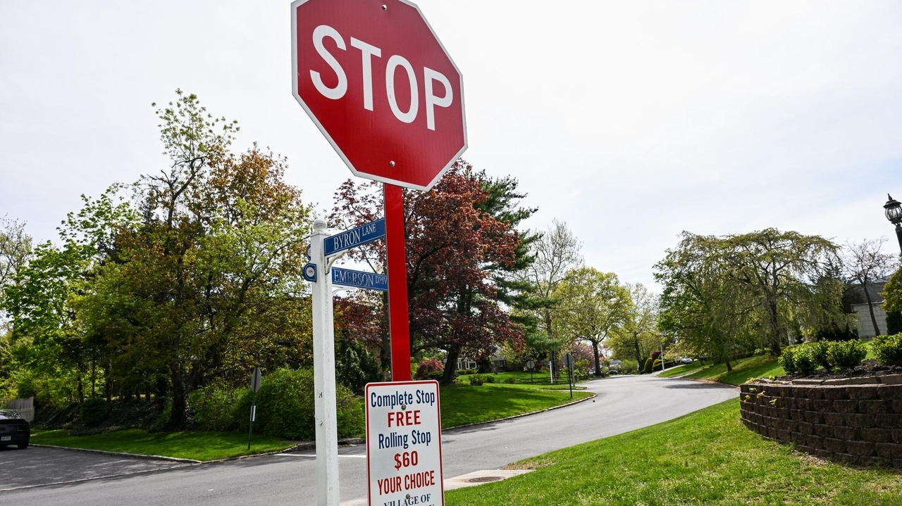 Saddle Rock received more than $434G from stop-sign tickets