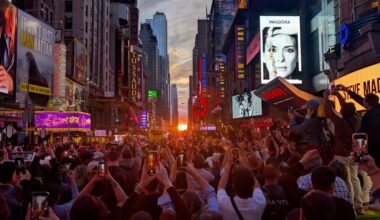 May brings the return of Manhattanhenge and 2 full moons