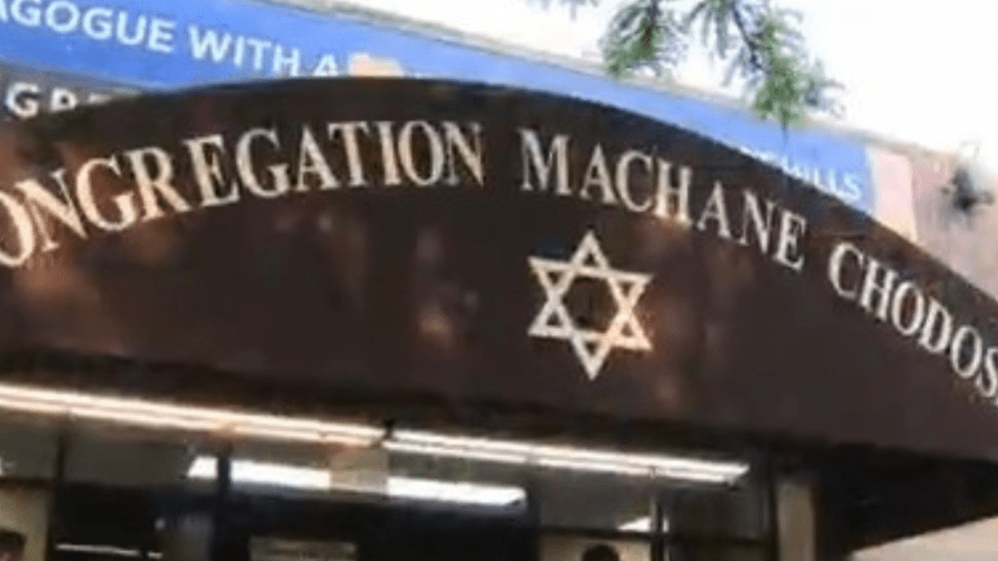 Queens unites against antisemitism after synagogue swastika vandalism