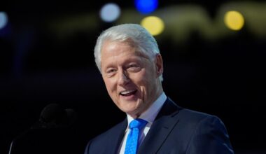Bill Clinton makes appearance in Brooklyn