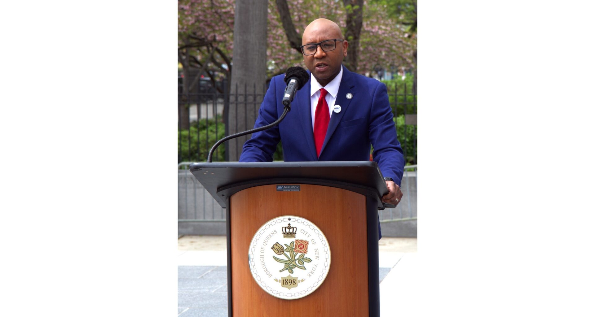 LiveOnNY and Queens Borough President Donovan Richards Jr. Host First-Ever Flag Raising Ceremony of Its Kind Under His Administration Honoring Organ Donor Heroes