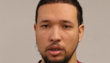 Man fraudulently purchased $33K of massage chairs in Westport: Warrant