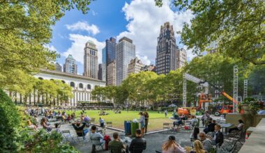 Bryant Park is Hosting a Free Nighttime Reading Party Complete With Ambient Music in NYC This Summer