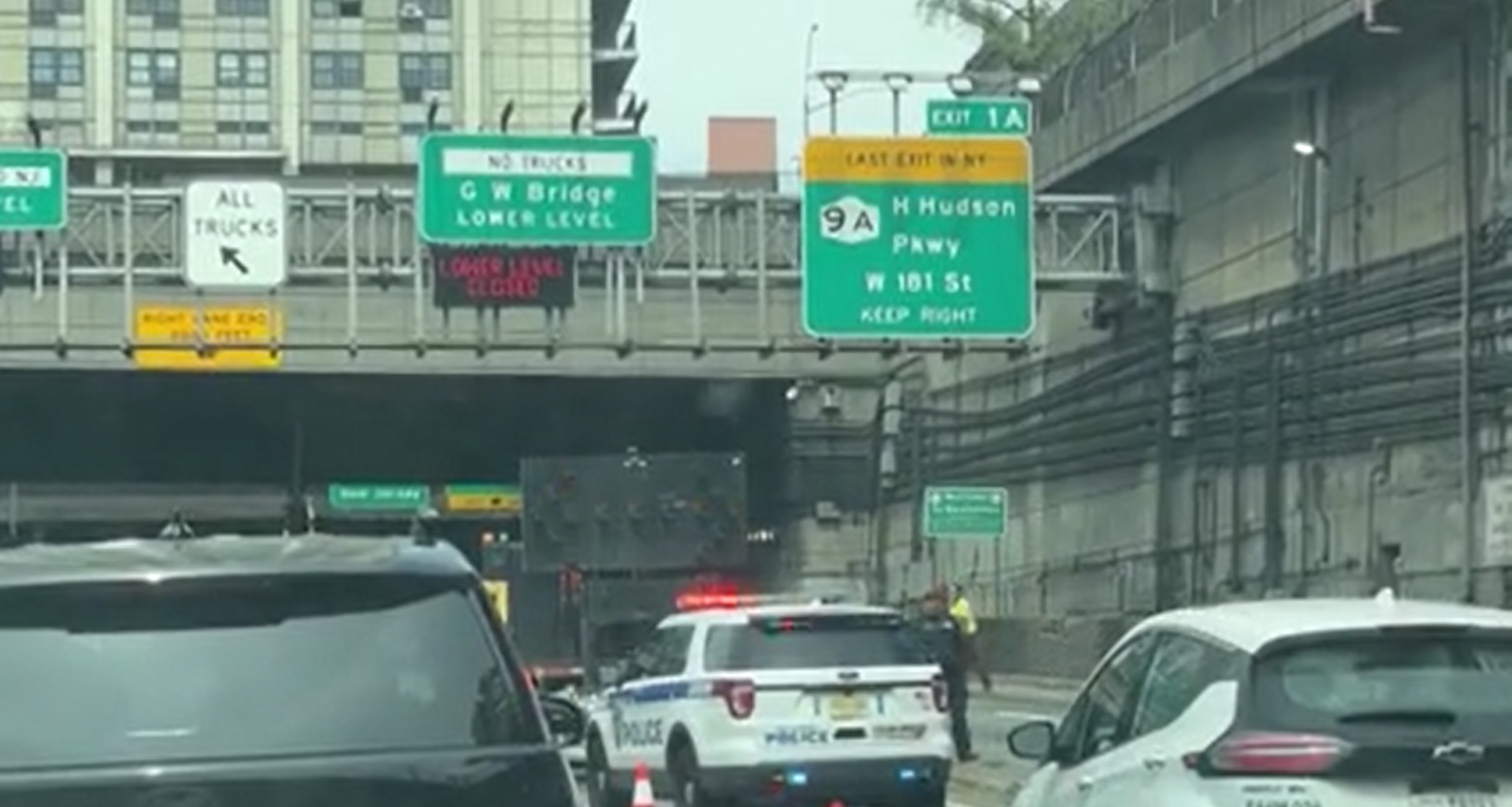 News 12 | Bronx | George Washington Bridge Lower Level Closed Indefinitely After Debris Falls On Cross Bronx Expressway