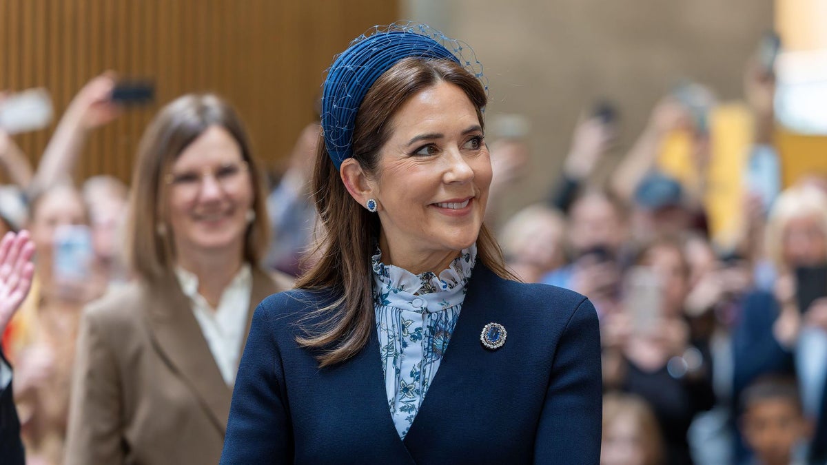 Queen Mary’s blue ensemble hid a striking royal jewelry moment