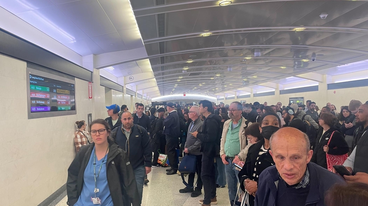 Live updates: LIRR unions say sides still far apart in strike talks, no deal likely tonight