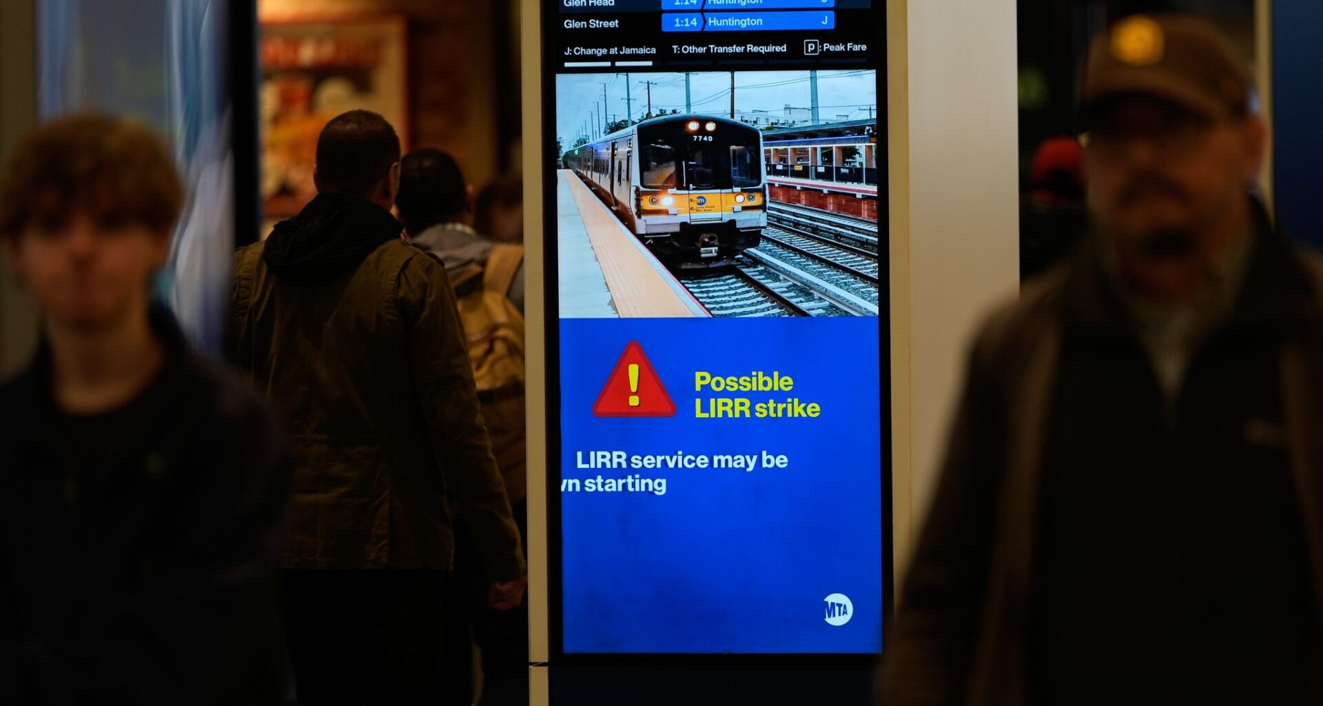 Strike deadline nears for New York-area train system with 250,000 daily commuters