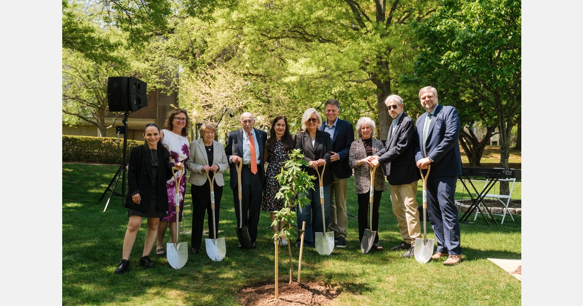 Historic Anne Frank sapling makes its way to Staten Island campus