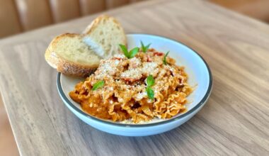 Pasta-centric Aunt Jake's opens in Huntington