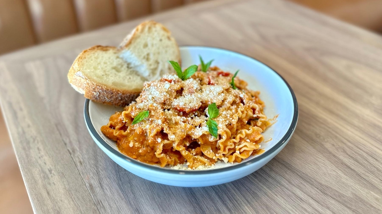 Pasta-centric Aunt Jake's opens in Huntington