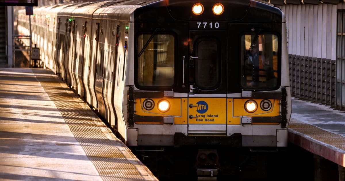 Hochul, Mamdani respond to LIRR strike threat