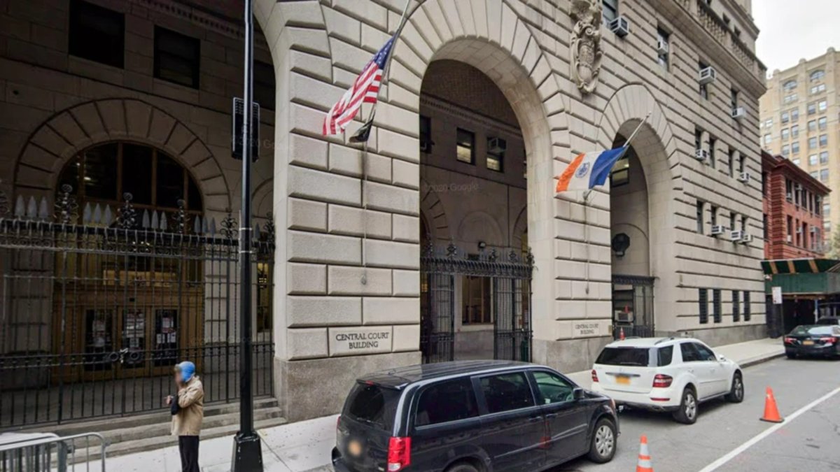 Woman gives birth ‘on courtroom bench’ during arraignment in Brooklyn – NBC New York