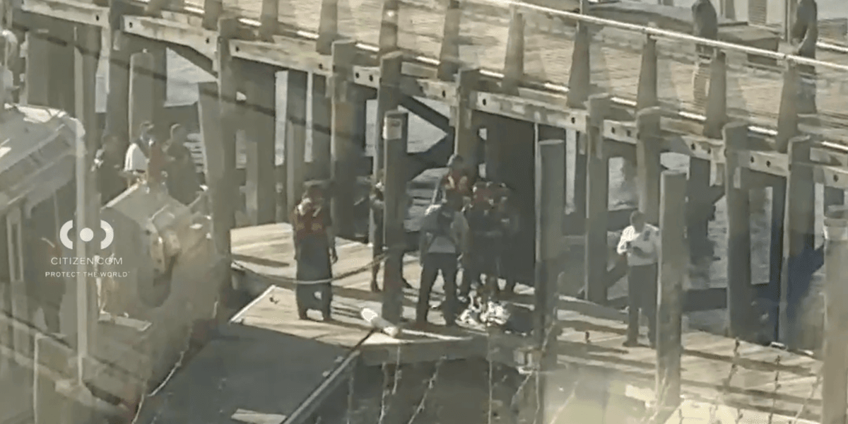 80-year-old man's body pulled from East River in Queens, investigation underway