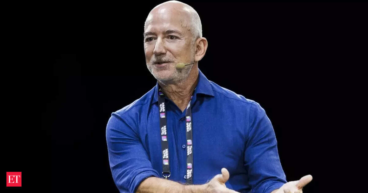 Jeff Bezos, world's 4th richest man, couldn't stop talking about a nurse in Queens earning $75,000. Here's why