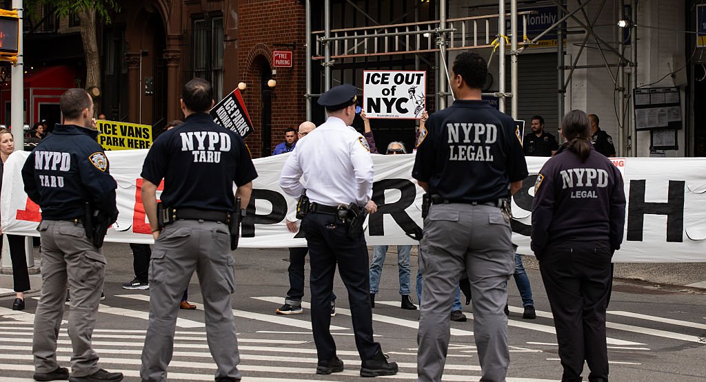 Manhattan parking garage yanks spaces for feds after group claims ICE parked there