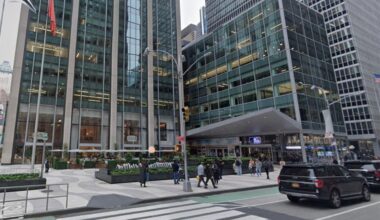 Teen slashed on neck in morning NYC attack steps from Rockefeller Center, Radio City Music Hall: cops