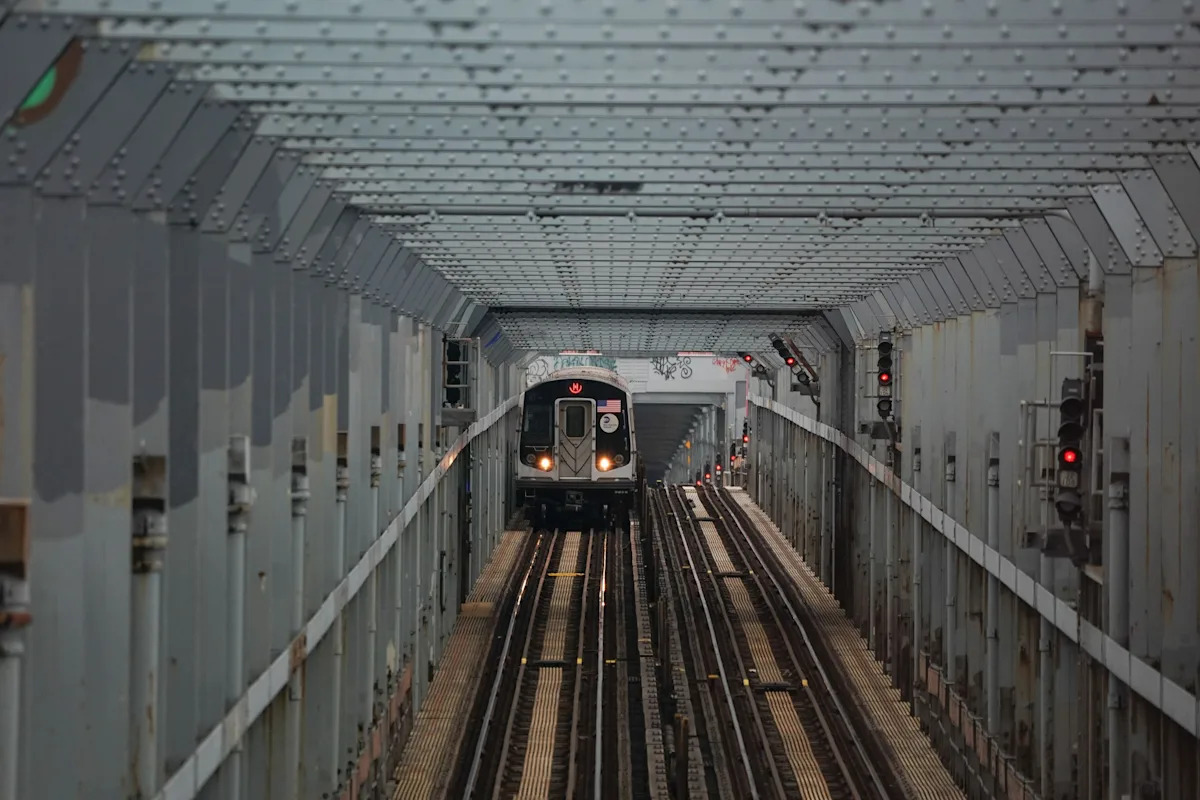 Teens fall while suspected of 'subway surfing' on NYC bridge, 1 dead