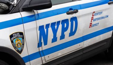 2 teens injured in double stabbing on Astoria street corner