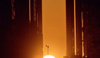 What to know about Manhattanhenge, NYC's sunset spectacle
